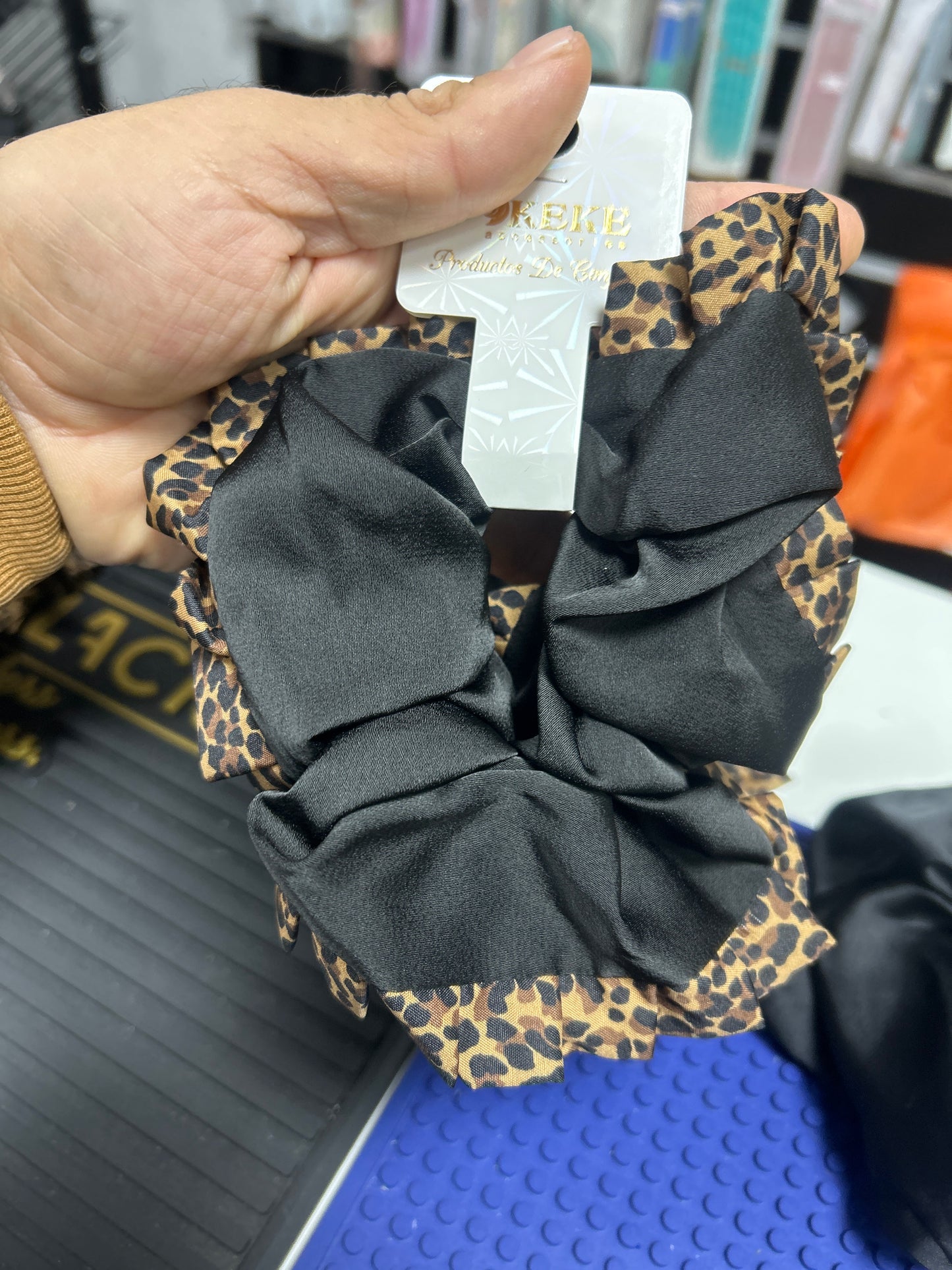 COLET SCRUNCHIES (NEGRO Y ANIMAL PRINT)