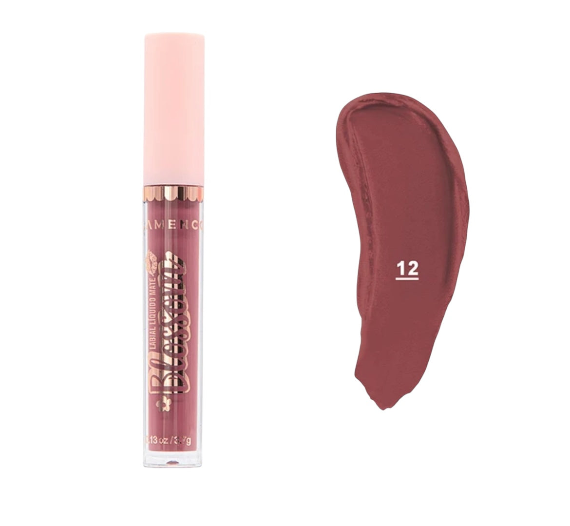 DELINEADOR DE LABIOS + LABIAL MATTE