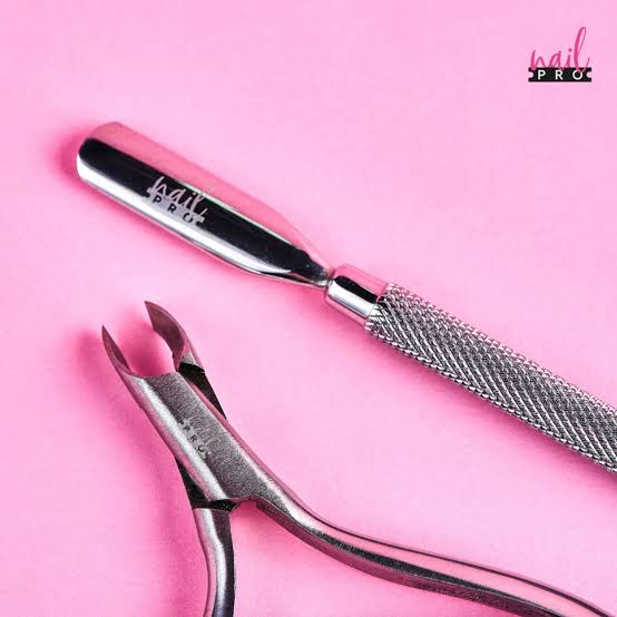 CORTA CUTÍCULA NAIL PRO