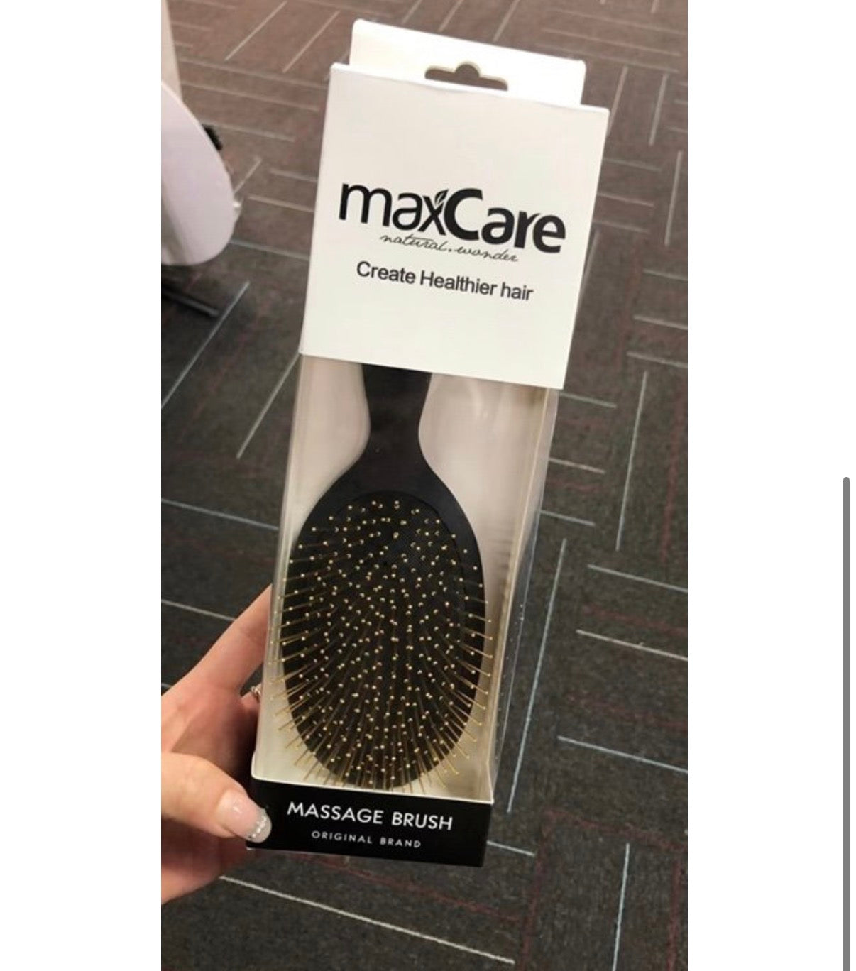 CEPILLO PALETA NEGRA CON AGUJA DORADA MAXCARE
